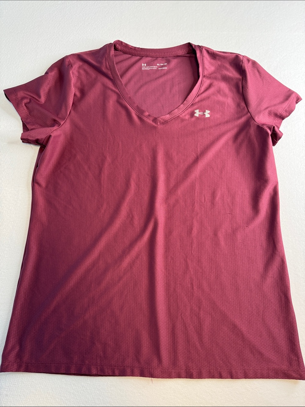 Under Armour Women's Short Sleeve V-Neck Tee - Maroon